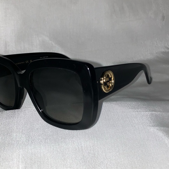 Gucci Sunglasses GG0141S 001 Black Optyl Frame Gold GG logo - Picture 4 of 7